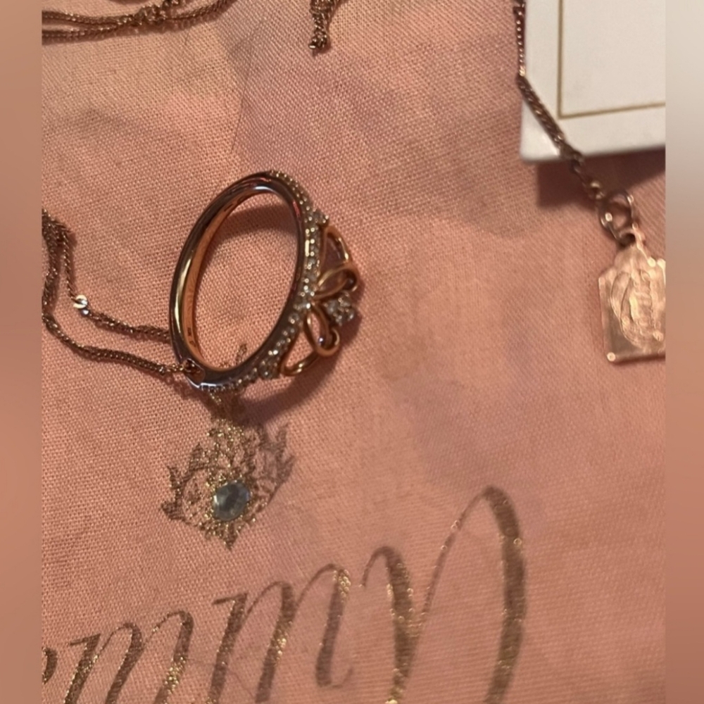 Solid 10k Rose Gold Emmy London Diamond Crown Ring W/Gorgeous Chain 💝 - Picture 5 of 5